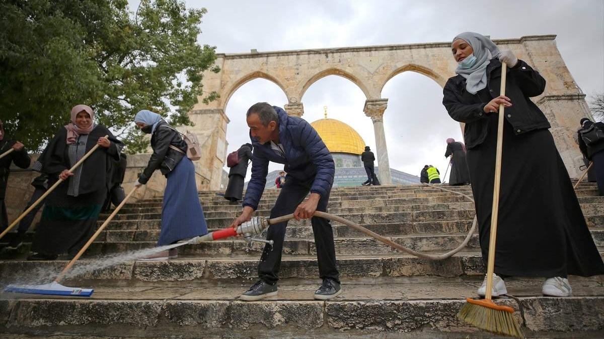 Stotine Palestinaca učestvovalo u akciji čišćenja džamije Al-Aksa uoči ramazana