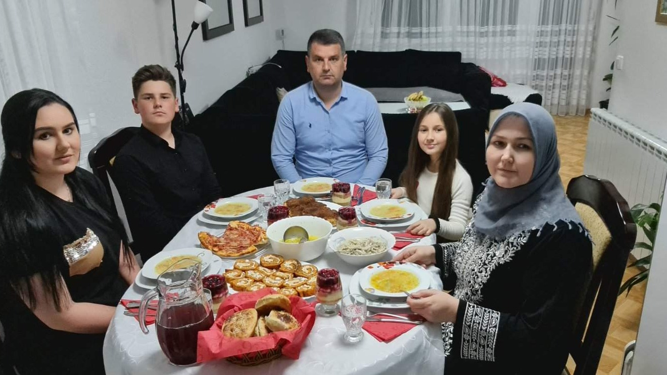 Na iftaru kod Alije Tabakovića: Ramazan je prilika da popravimo sebe i stanje oko nas 