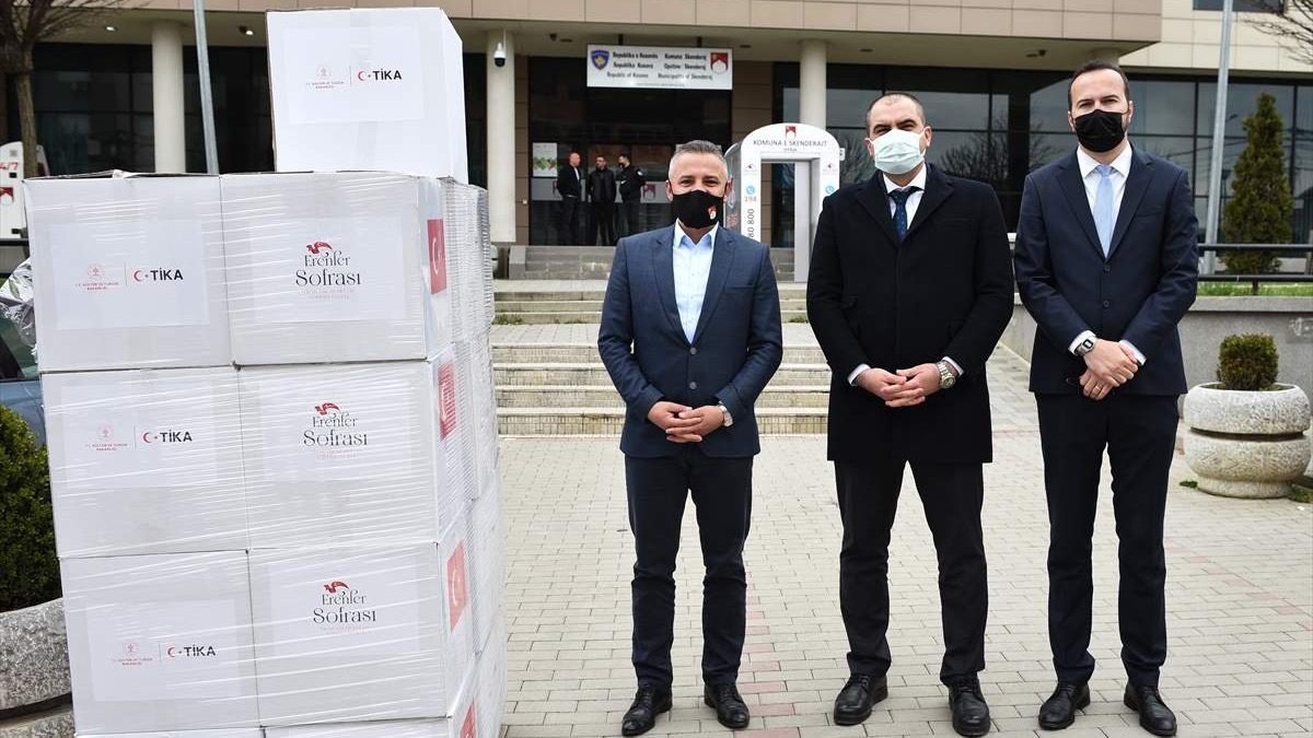 TIKA podijelila ramazanske pakete za 2.300 kosovskih porodica