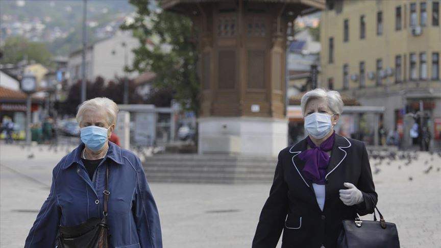 Krizni štab predložio ukidanje obaveznog nošenja maski na otvorenom u FBiH