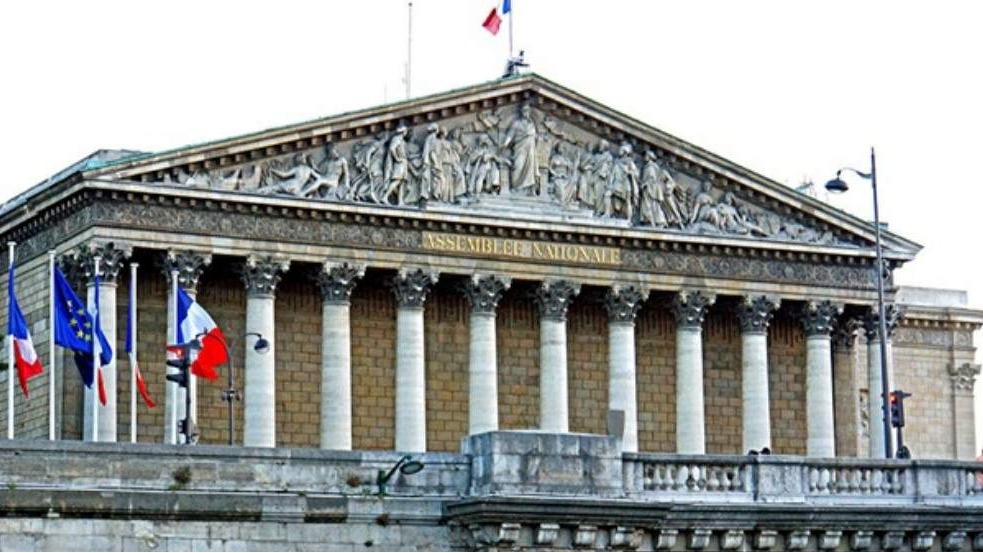 Francuska vlada osudila pismo vojnika koji upozoravaju na građanski rat