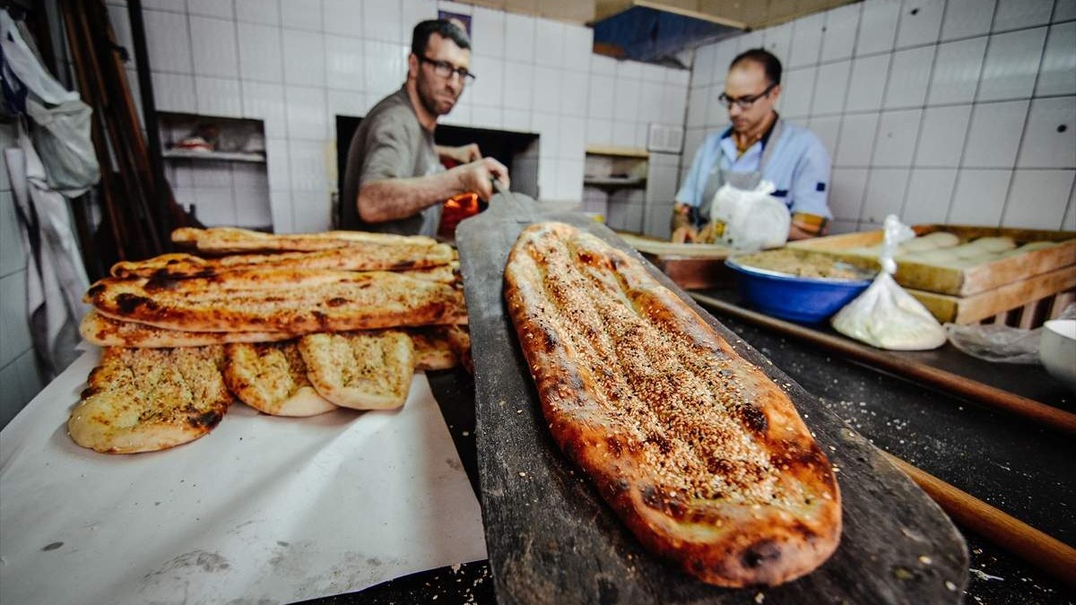 I u Turskoj ramazanski somuni neizostavan dio iftarske sofre (FOTO)