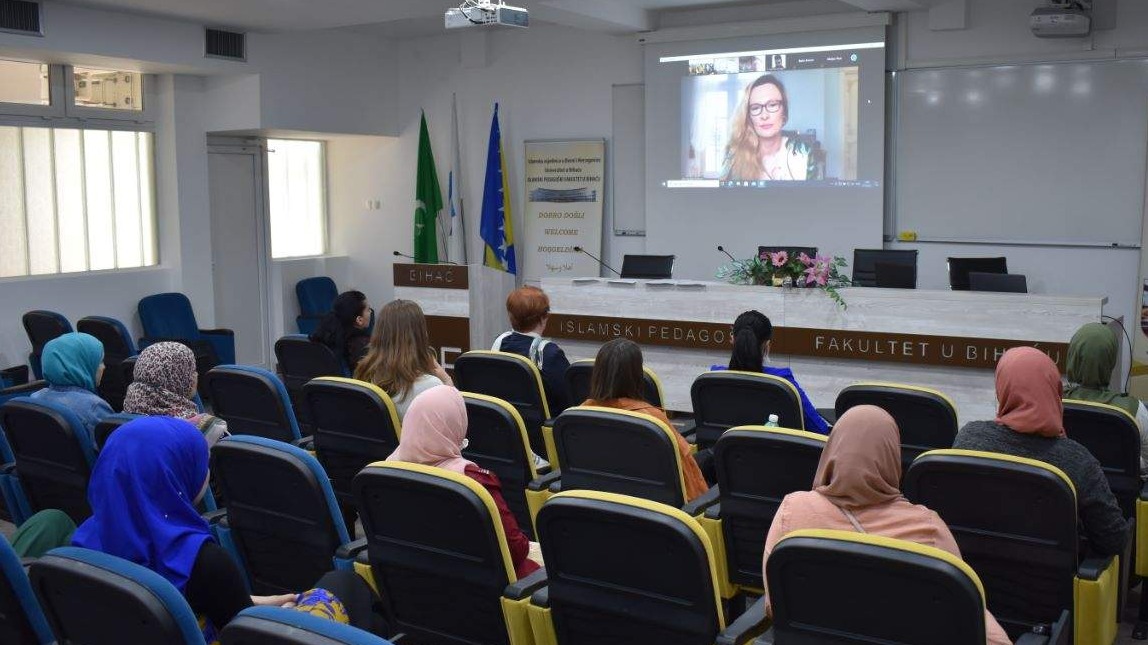 Amra Šabić El-Reyess održala predavanje studentima IPF-a u Bihaću