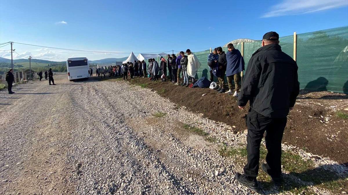 Izmještena 62 migranta s četiri lokacije na području Bihaća