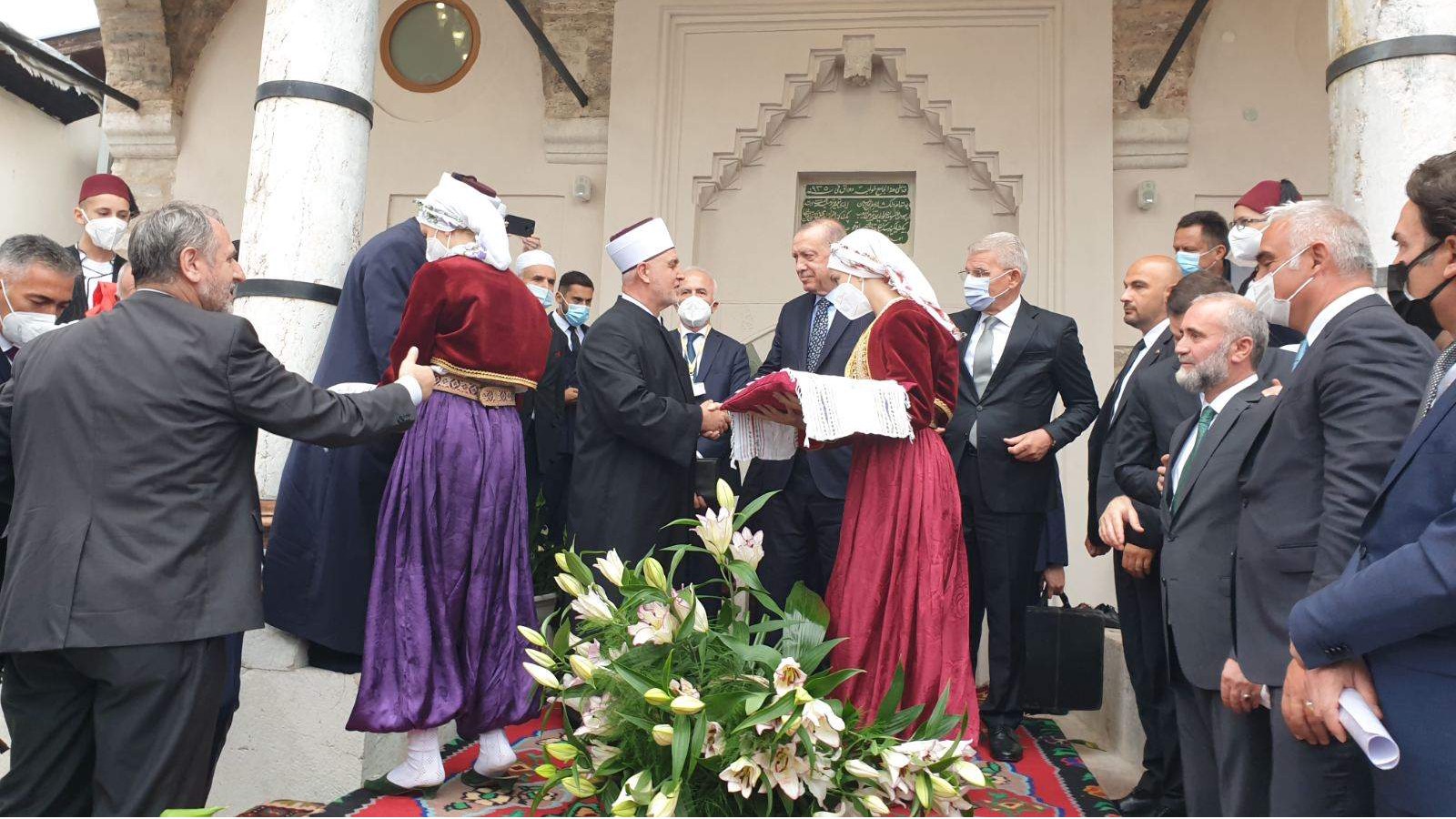 Predsjednik Turske Erdogan i reisu-l-ulema Kavazović svečano otvorili Baščaršijsku džamiju