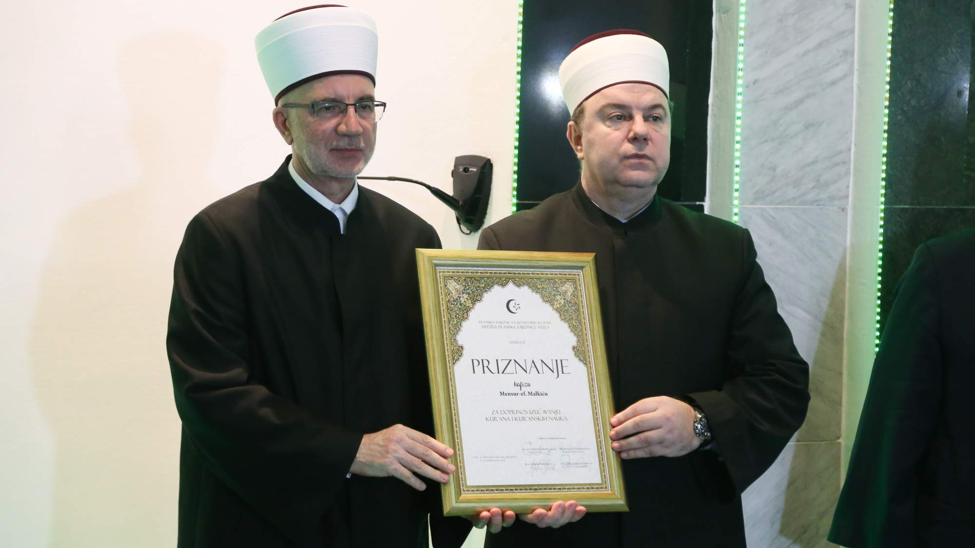 Petnaesta "Večer Kur'ana" u Tuzli: Priznanje hafizu dr. Mensur-ef. Malkiću