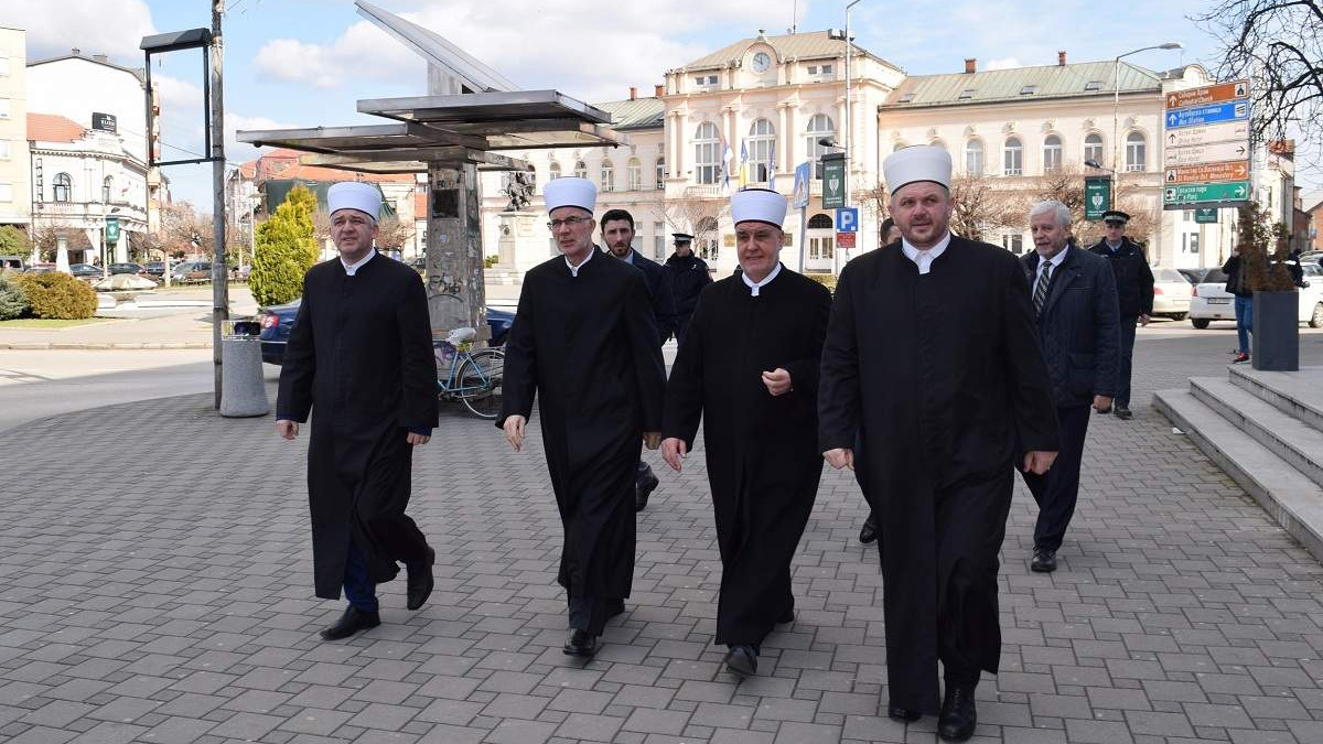 Reisu-l-ulema Kavazović u posjeti medžlisima Bijeljina i Janja: Čuvajte svoj identitet