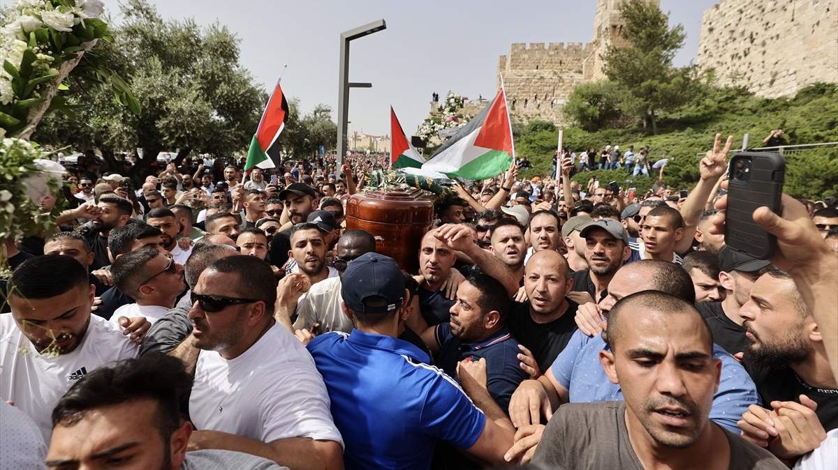 EU osudio izraelski napad na pogrebnu povorku ubijene novinarke Al Jazeere
