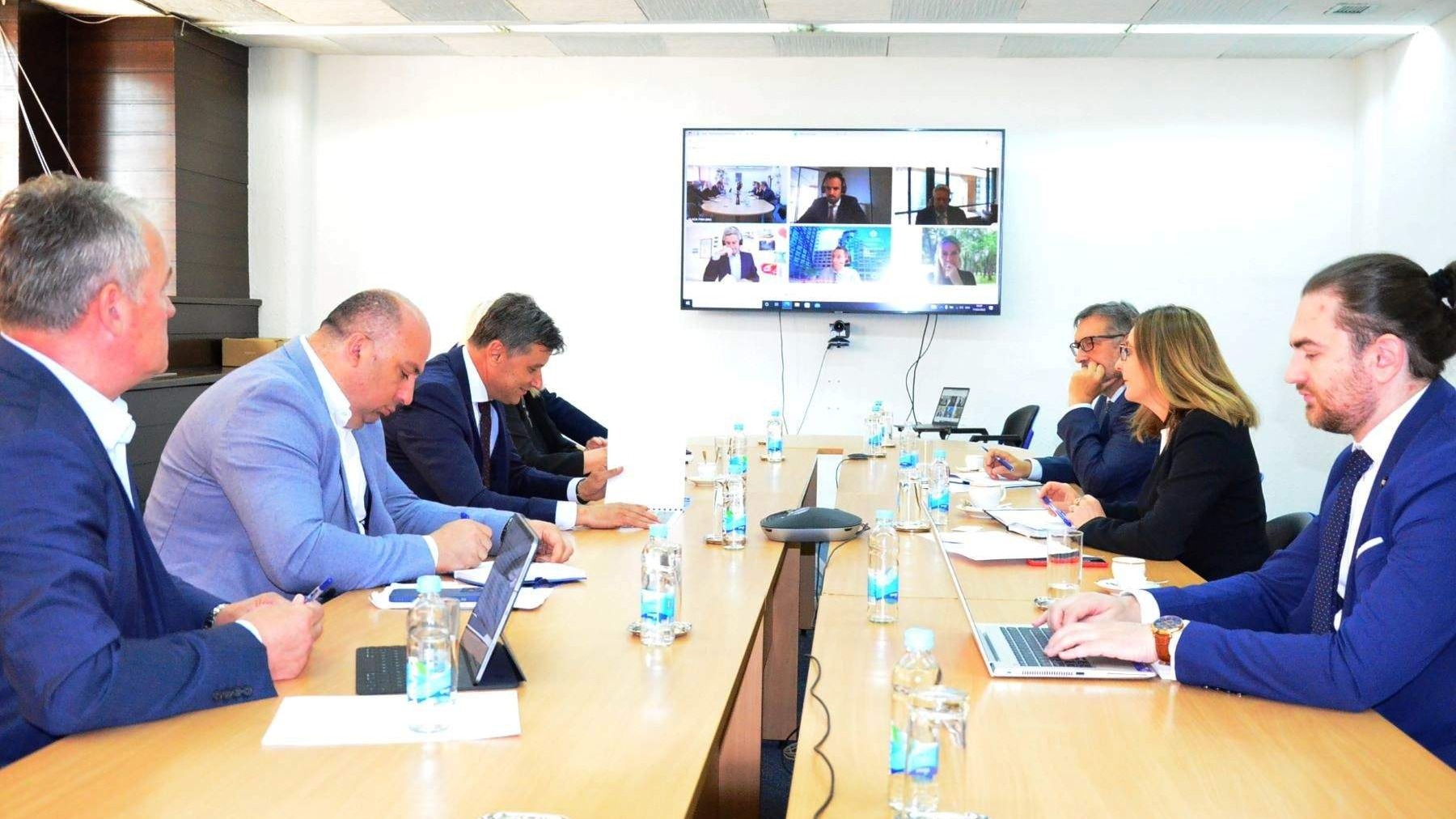 Vlada FBiH: Sastanak s predstavnicima EBRD-a i EIB-a o ubrzanju izgradnje dionica na Koridoru 5c