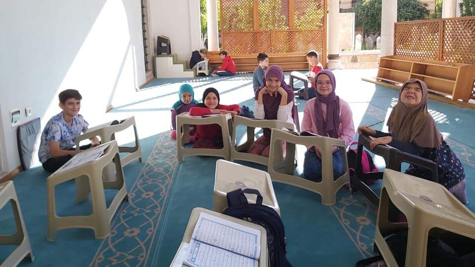 U okviru Škole hifza na punktu Careve džamije uči se arapski jezik