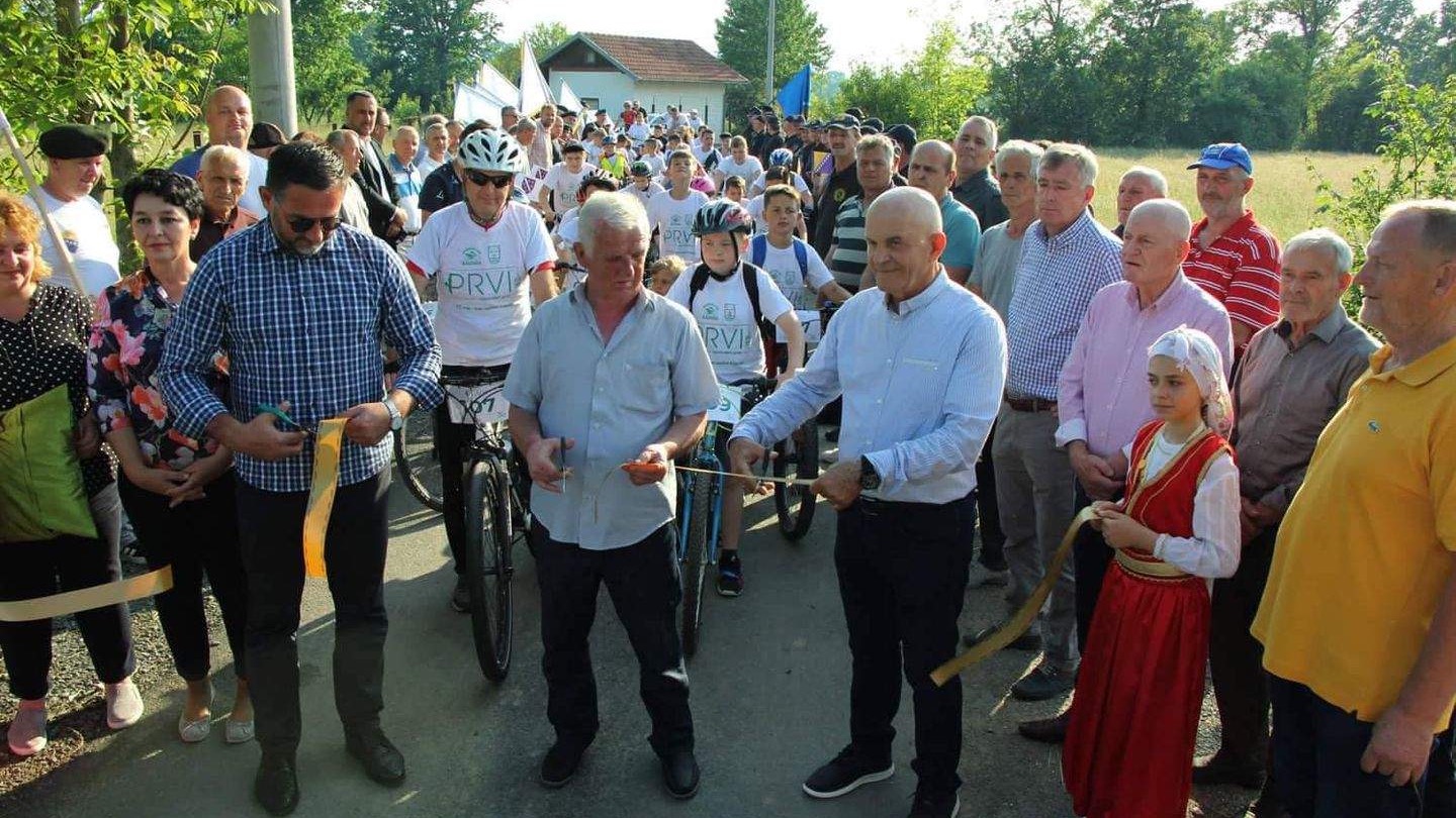Otvoren novoizgrađeni putni pravac u naseljima Čanići - Prnjavor: Ratni put spasa
