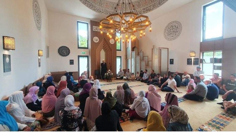 Džemat Oberhausen: Održana hatma dova i promocija 30 novih odraslih učača Kur’ana