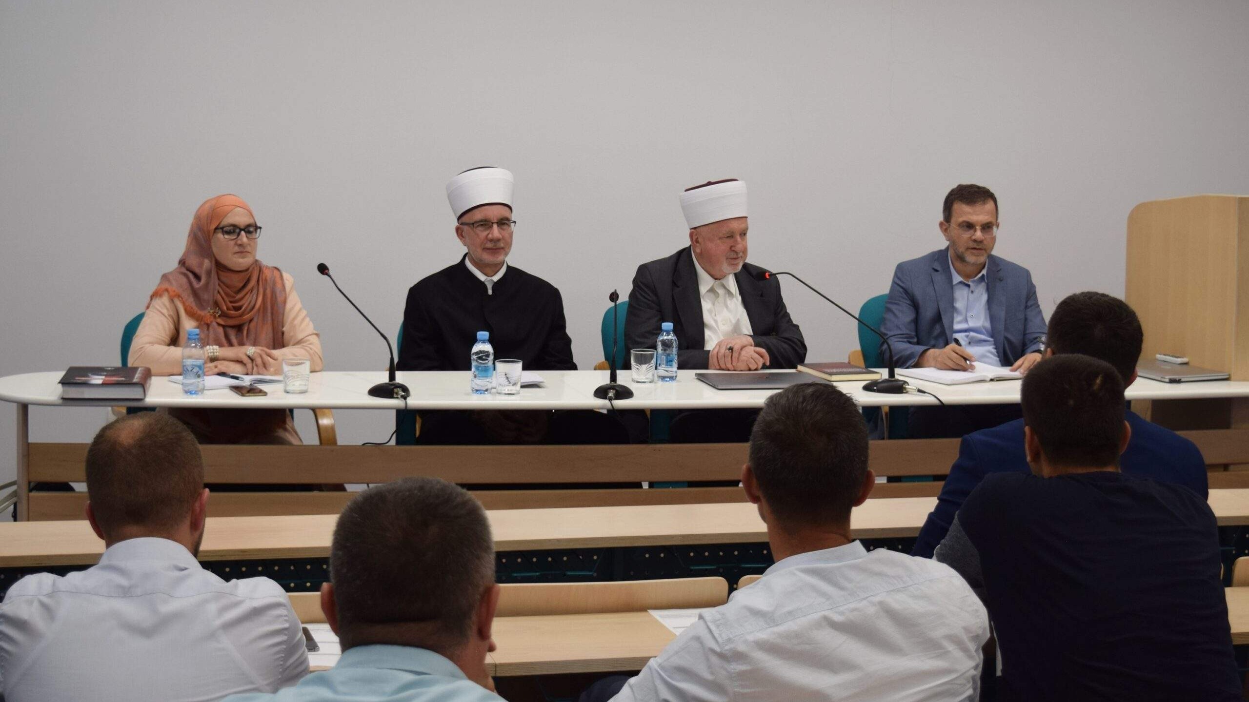Tuzla:  Seminar "Islamska zajednica u suočenju sa ideologijama različitih organizacija i grupa"