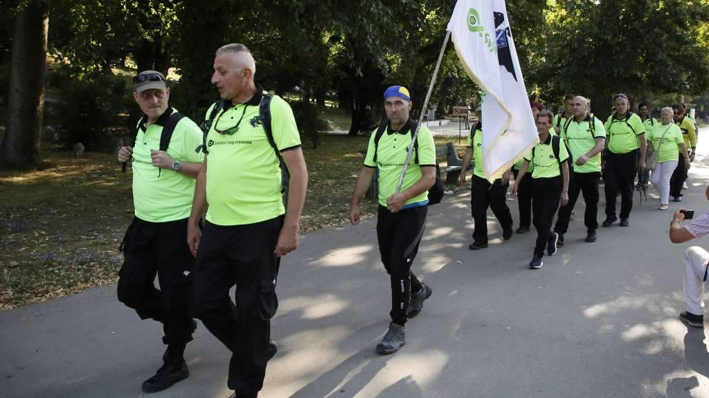 Učesnici Marša mira Sarajevo-Potočari nastavili pohod prema Nezuku