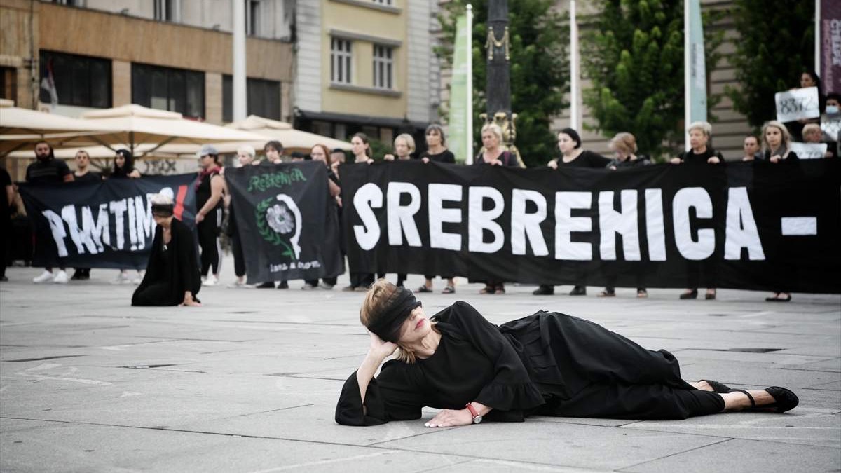 Beograd: Žene u crnom obilježile 27. godišnjicu genocida u Srebrenici