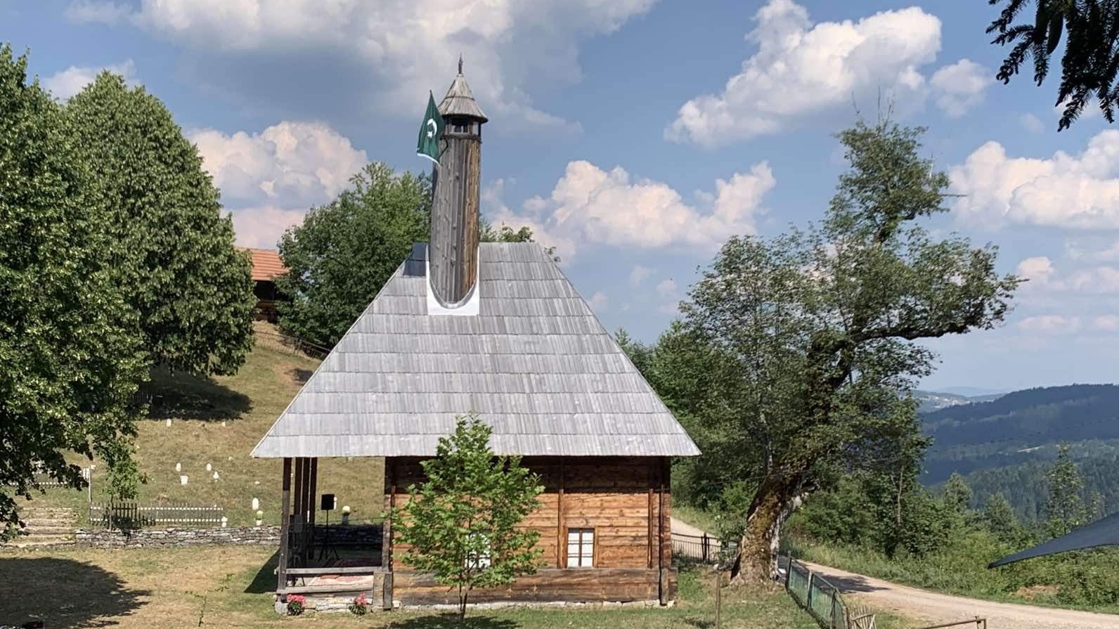 Dani bosanske duhovnosti Karići 2022: U Hajdar-dedinoj džamiji klanjan džuma-namaz