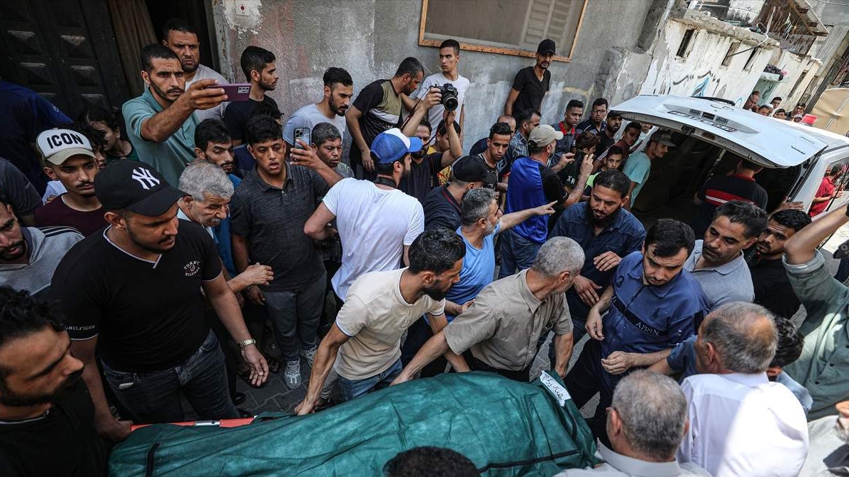 Stotine ljudi prisustvovalo ukopu 15 Palestinaca koji su ubijeni u izraelskim napadima