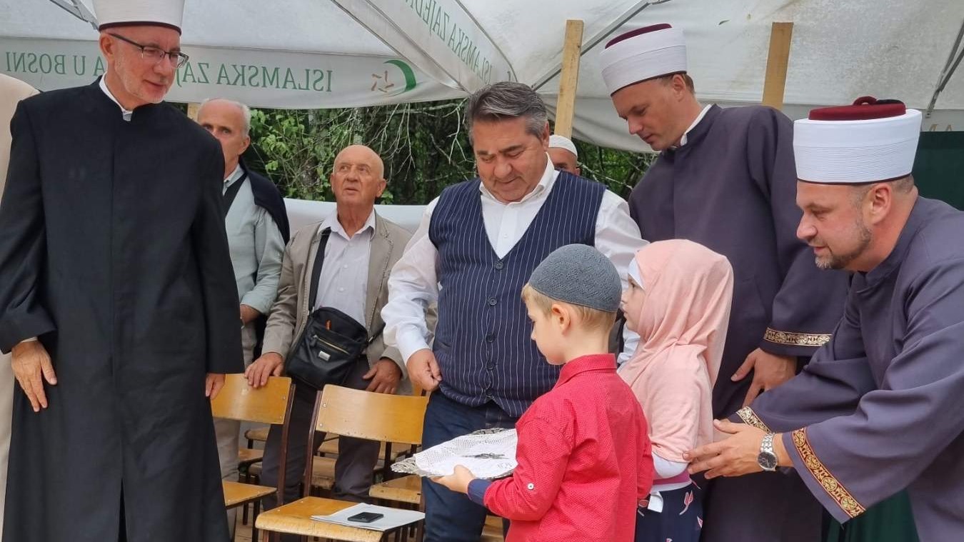 Foča: Svečano otvorena džamija u džematu Godijeno