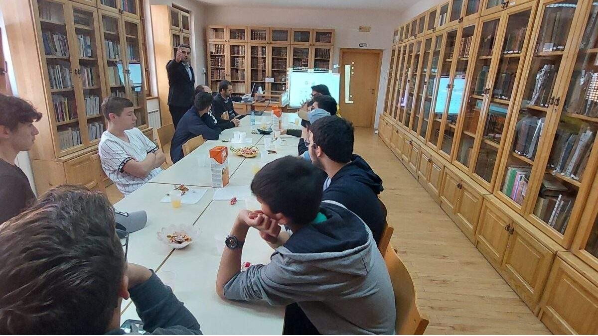 Učenici Medrese "Aziz Bayraktar" iz Istanbula posjetili Biblioteku Behram-beg 