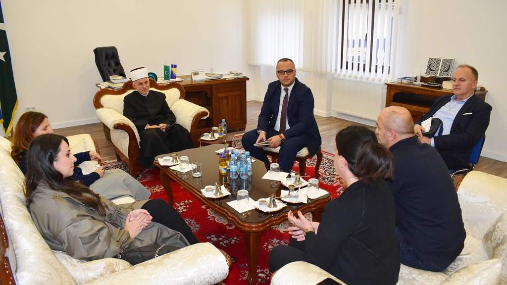 Bihać: Voditelji projekta "Pod nebom vedre vjere" u posjeti kod muftije Kudića