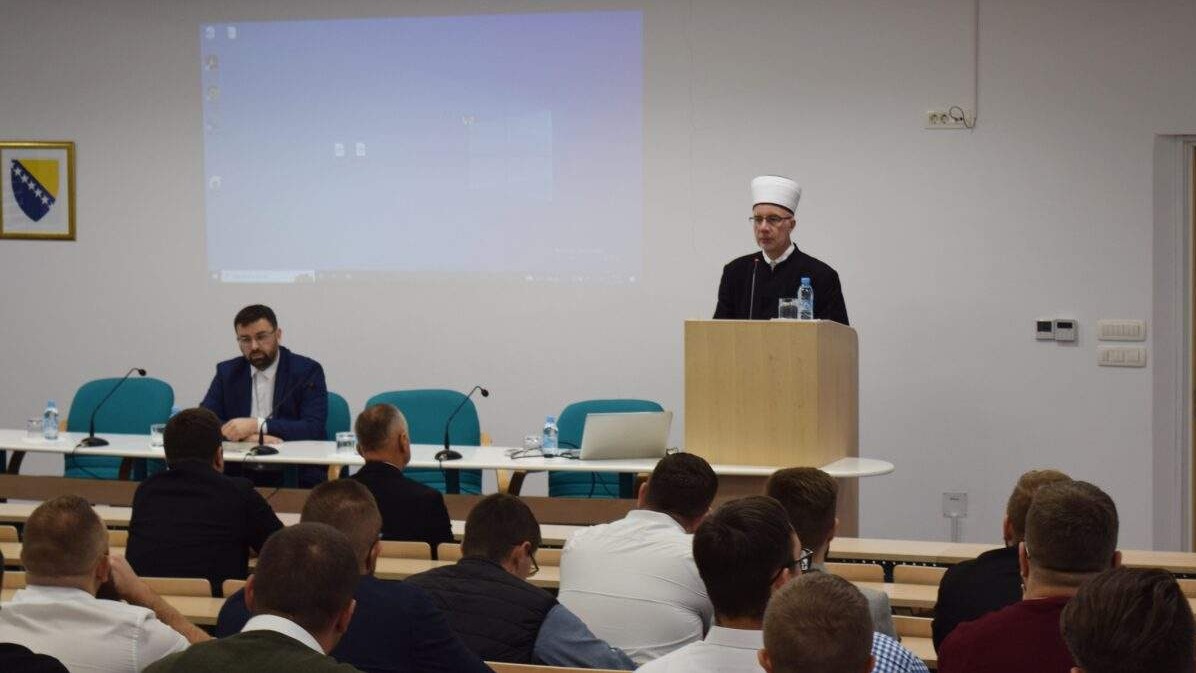 Muftijstvo tuzlansko organiziralo seminar za imame i vjeroučitelje