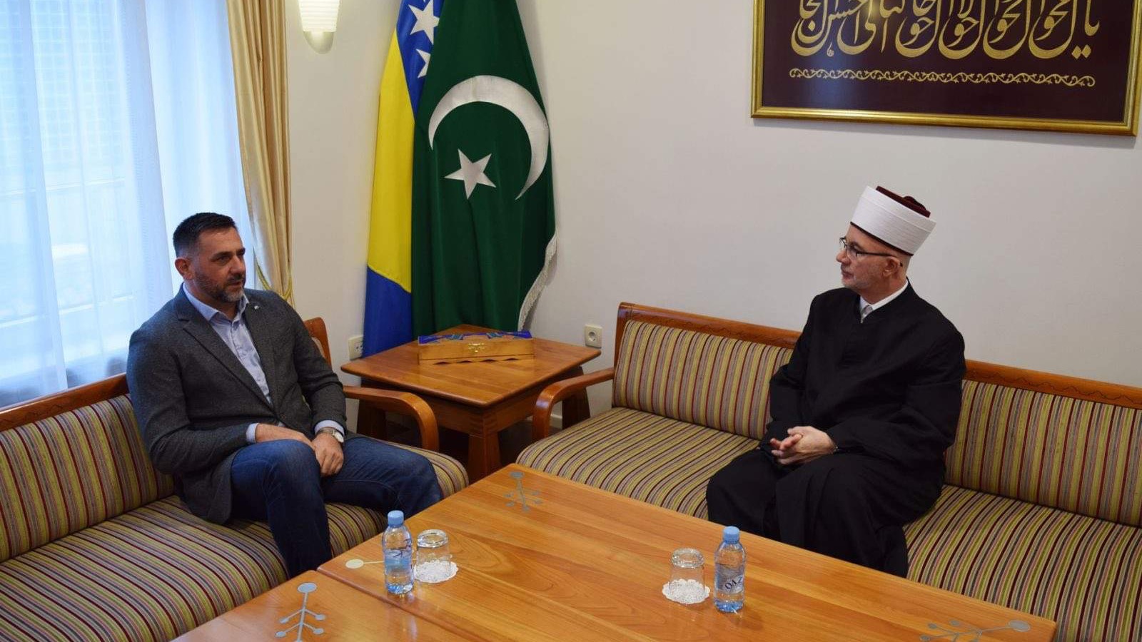 Muftija Fazlović i ministar Ramić posjetili Behram-begovu medresu: Podrška učenicima povratnicima