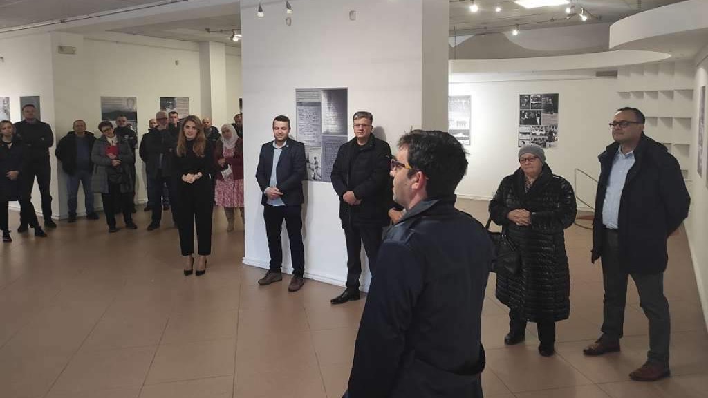 U Bihaću otvorena izložba posvećena narodnom heroju Adilu Bešiću