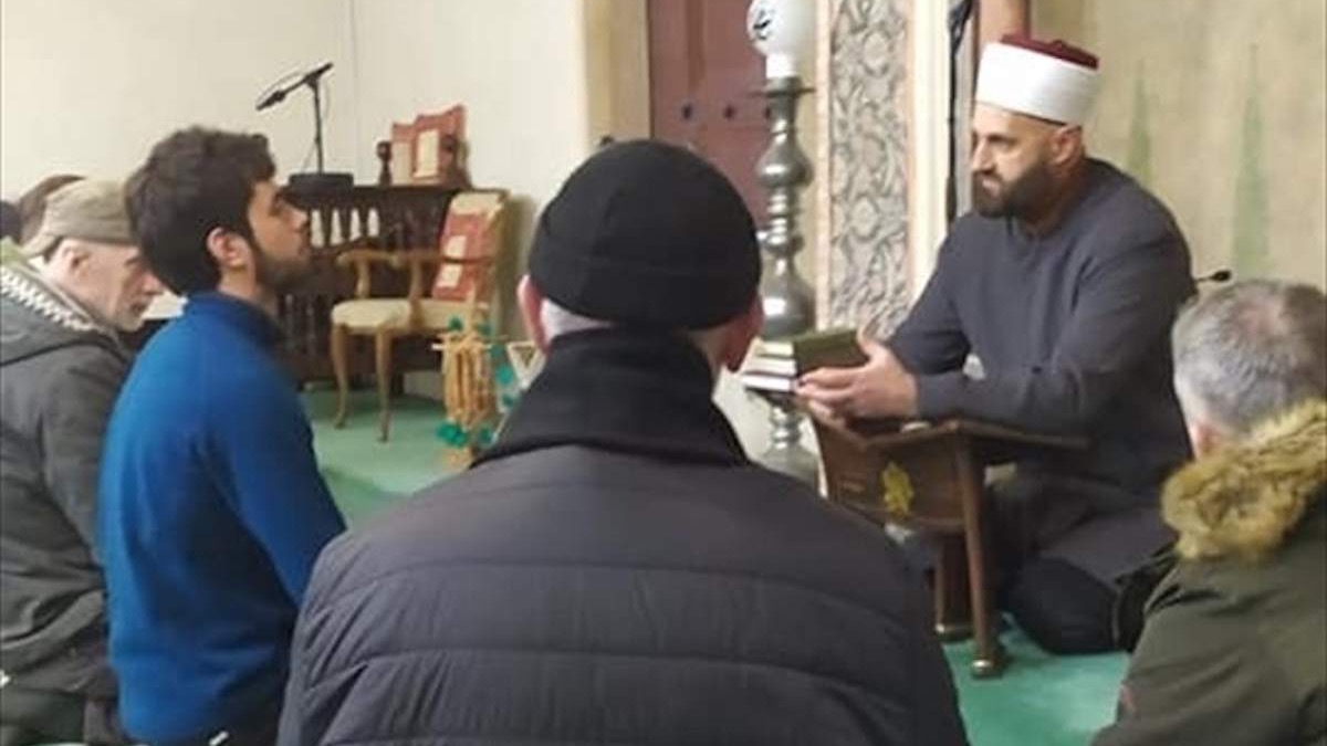 Muhamed-ef. Velić ispričao kako je turist iz Australije prešao na islam