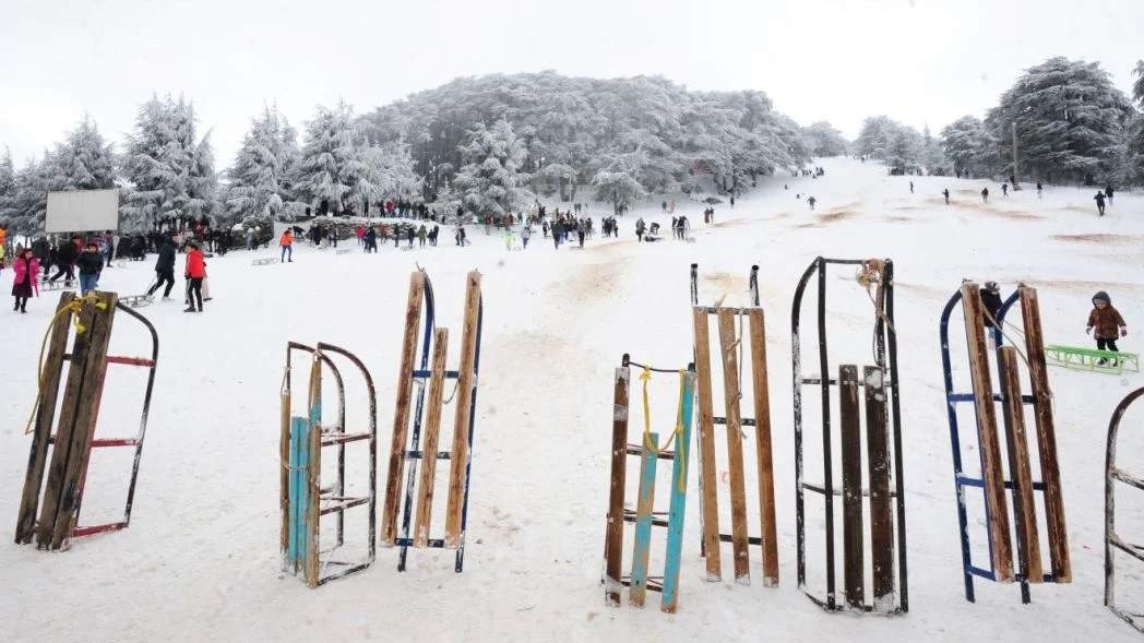 Rijetke zimske radosti u Alžiru: Snijeg prekrio pojedine pustinjske regije