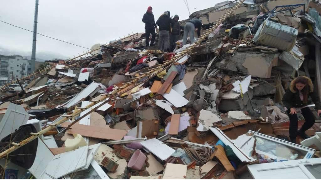 Broj poginulih u razornim zemljotresima u Turskoj i Siriji porastao na više od 7.200