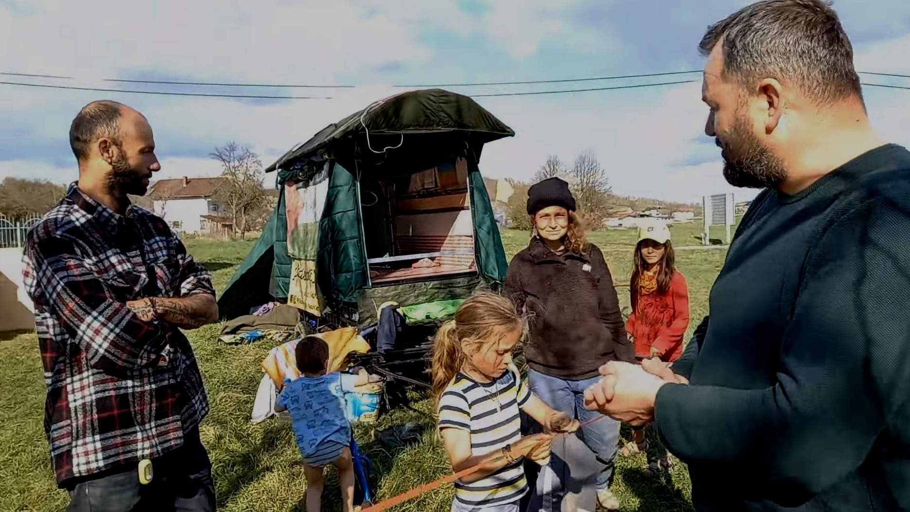Porodica Jusufa Nedžmedina iz Francuske u Palestinu putuje pješice
