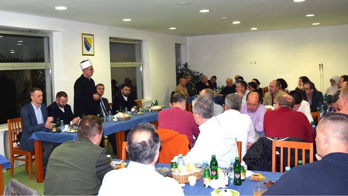 Tradicionalni iftar za vjeroučitelje i direktore škola u Tuzli 