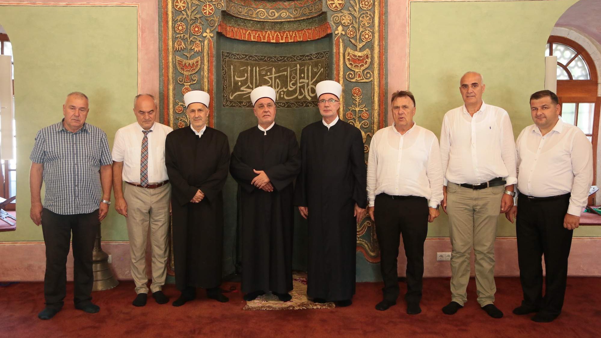 Reisul-ulema i muftija tuzlanski obišli restauriranu Husejnija džamiju u Gradačcu