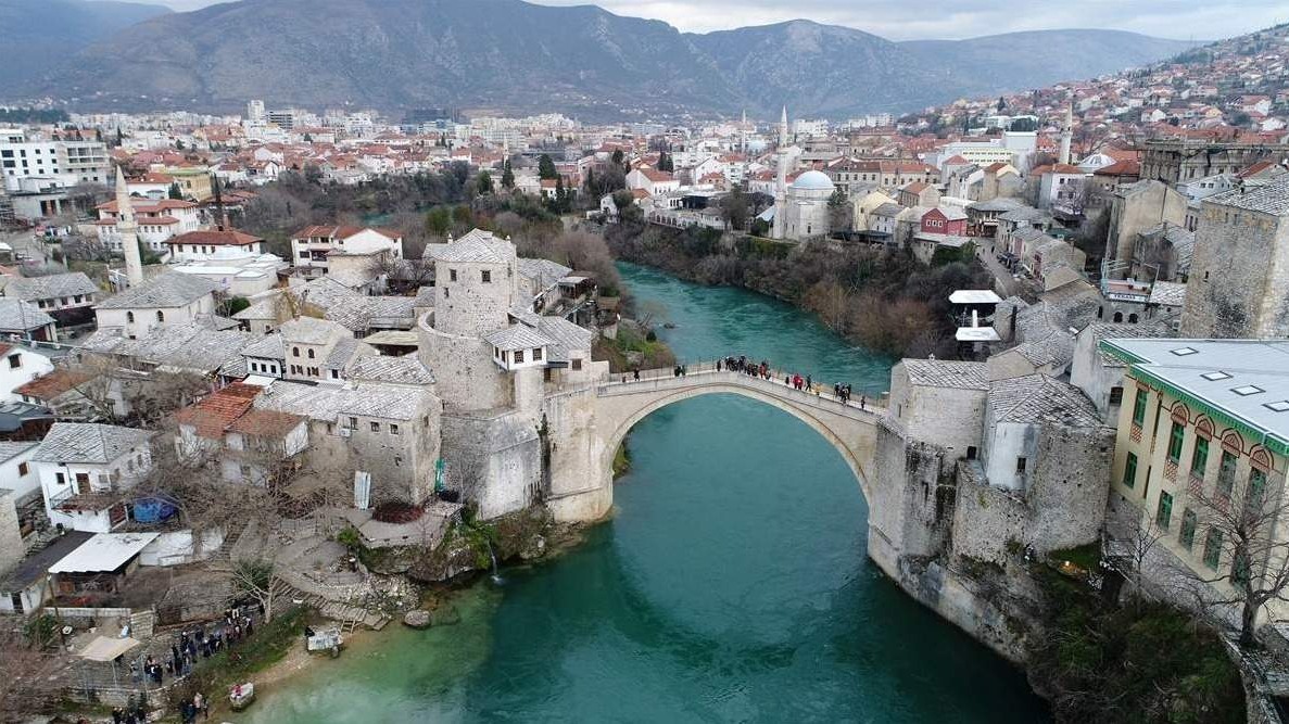 Na današnji dan prije 30 godina srušen Stari most u Mostaru