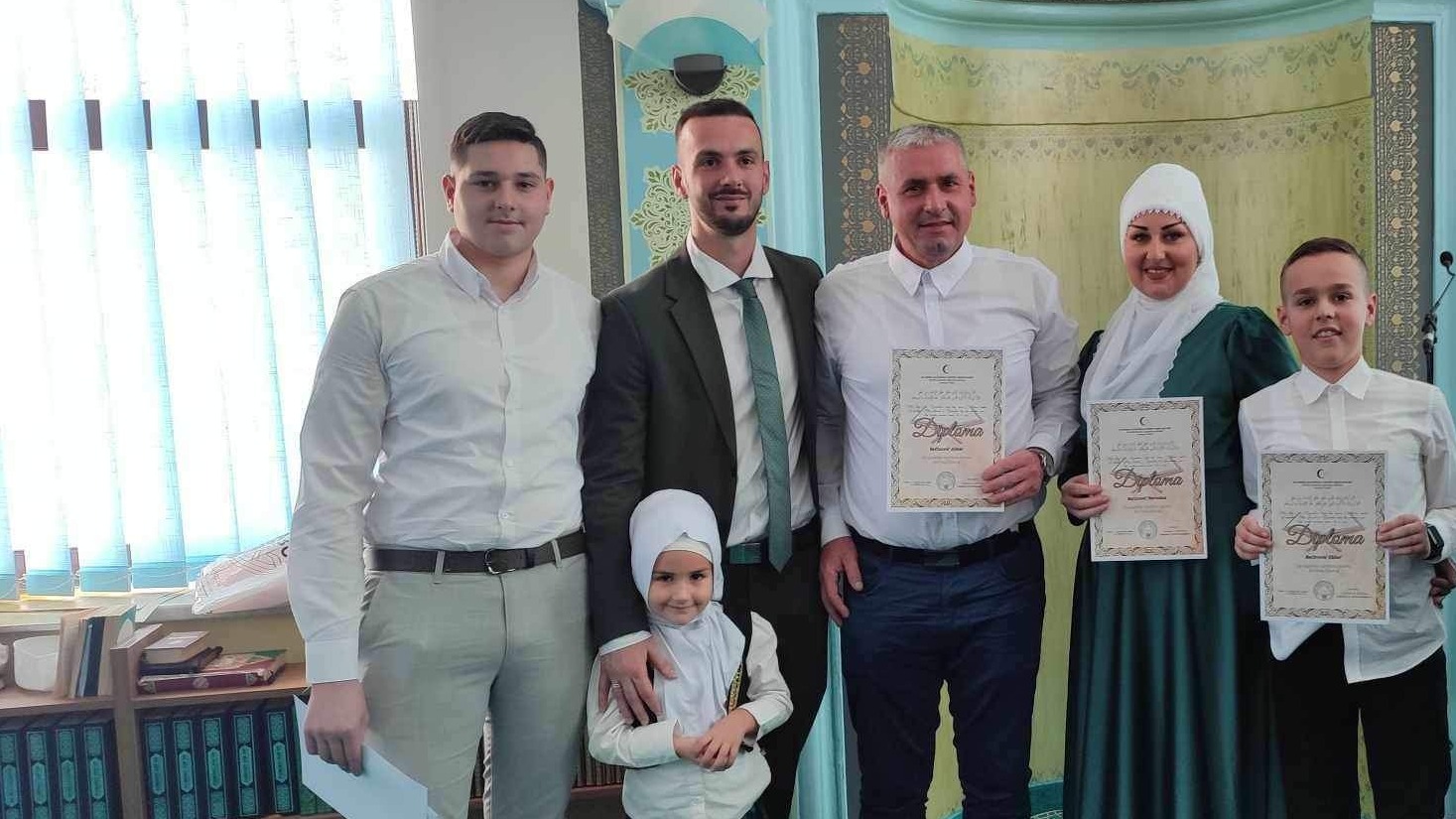  Ostvarili najveću želju: Majka, otac i dva sina iz Tojšića za isti dan poklonili prvu hatmu