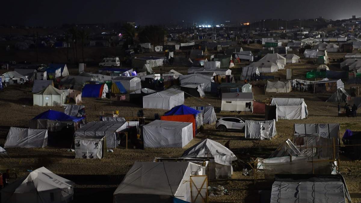 Hiljade raseljenih Palestinaca žive u šatorima postavljenim na egipatskoj granici