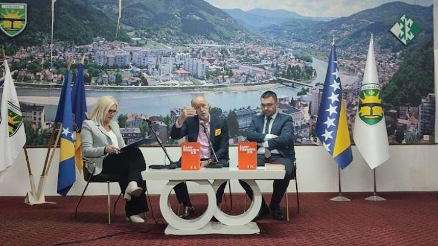 U Goraždu promovisana knjiga 'Bošnjačka politika u XX stoljeću' prof. dr Šaćira Filandre