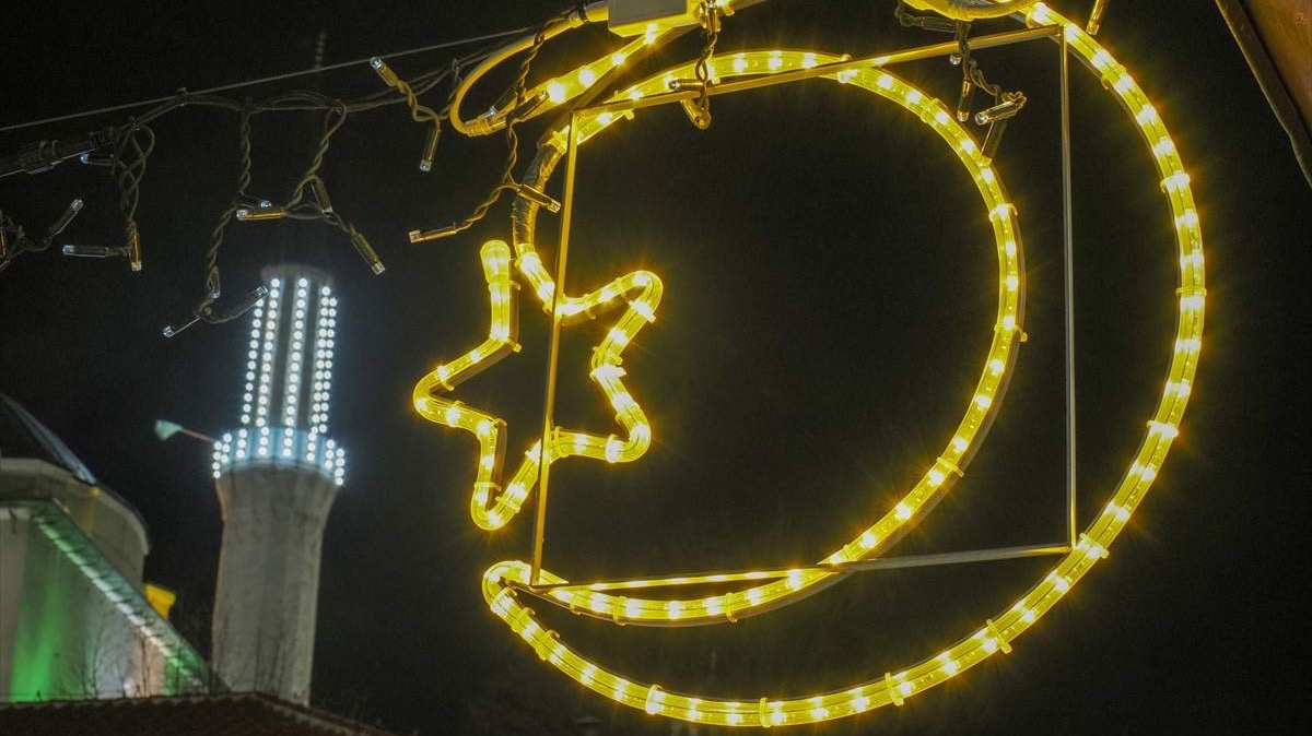 Sarajevo: Svečano ukrašena Baščaršija povodom ramazana