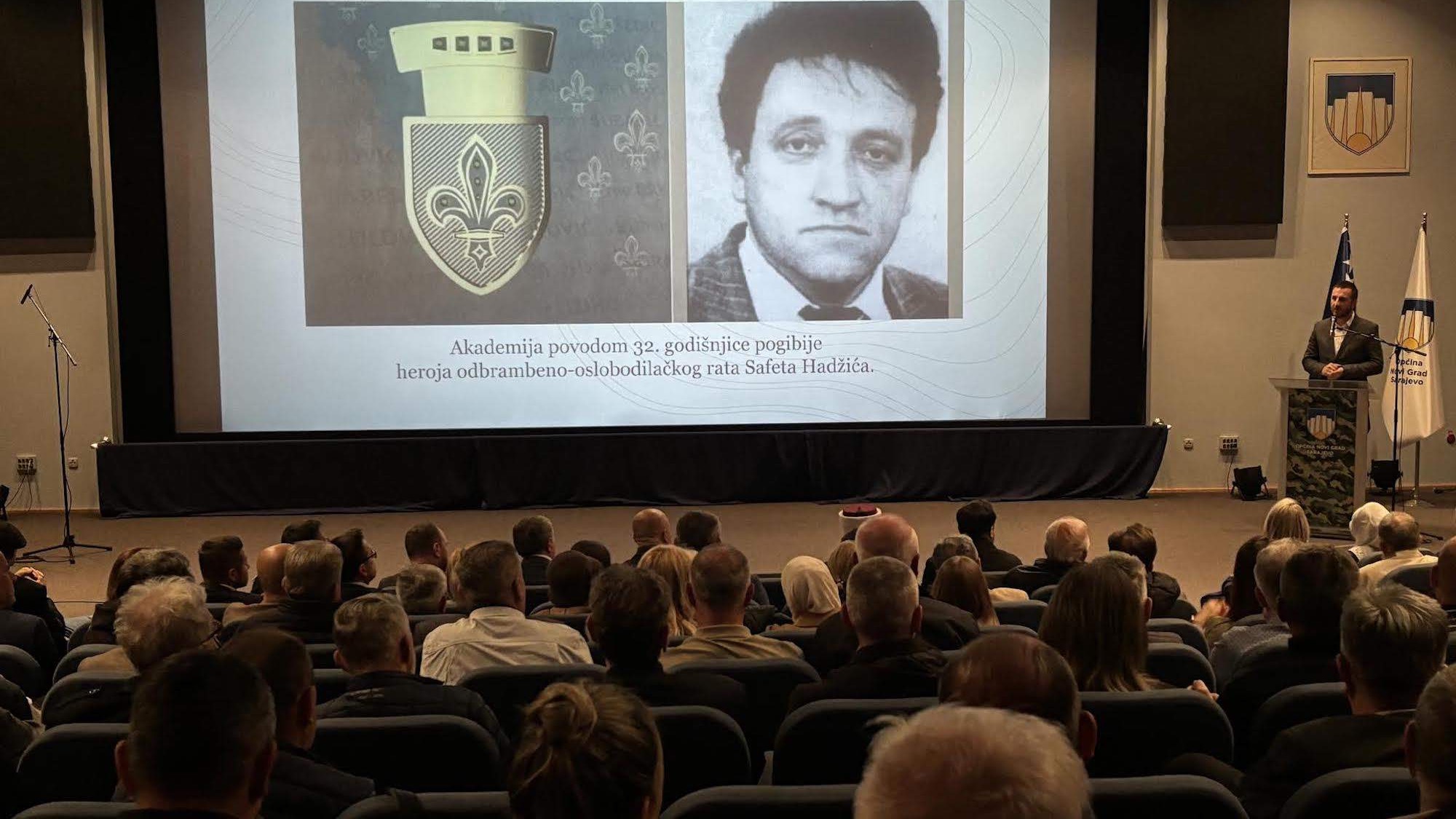 Akademija povodom 32. godišnjice pogibije heroja Safeta Hadžića: On je vrijednost koja nas okuplja