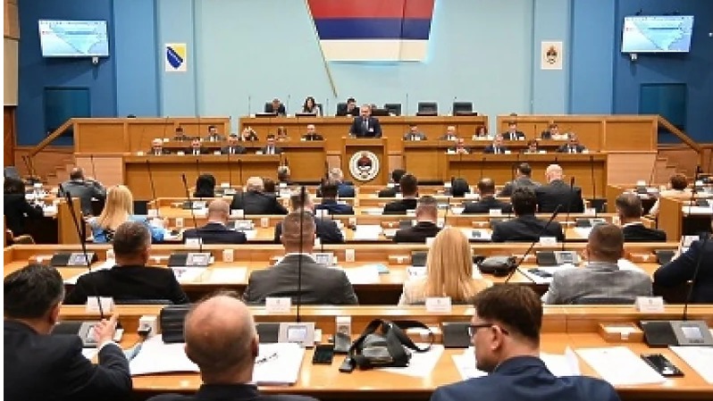 Sve srpske stranke NSRS glasale za Izvještaj Grajfove komisije kojim se negira genocid u Srebrenici