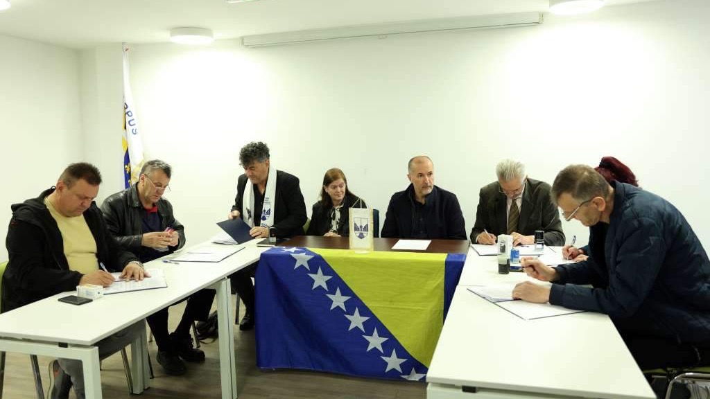 Tanović potpisao ugovore s predstavnicima osam boračkih udruženja Općine Novo Sarajevo