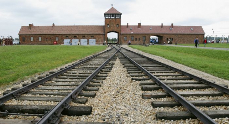 Iritirajuće poruke iz Auschwitza