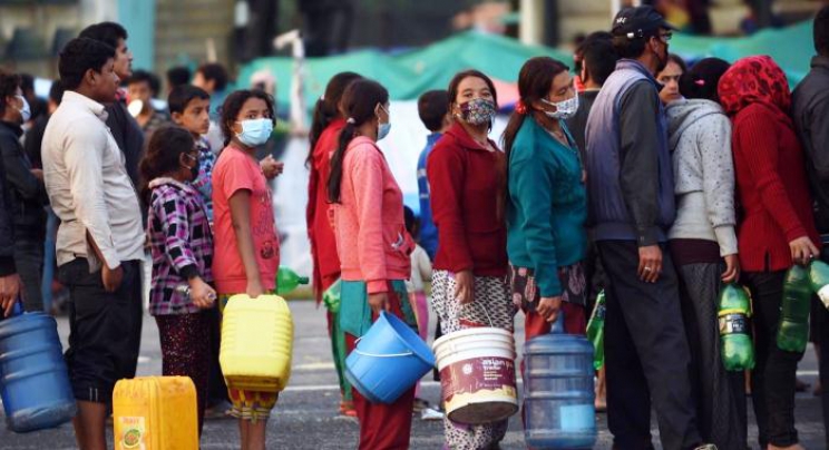 Nepal nakon dva razorna zemljotresa: Trgovine zatvorene, ljudi žive na ulicama, teško doći do hrane...