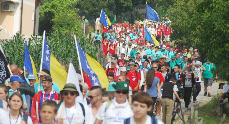 Učesnici "Marša mira 2015" nastavili put prema Potočarima