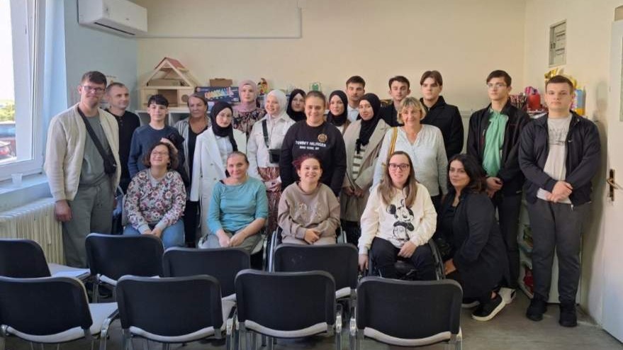 Druženje učenika tuzlanske medrese s članovima Udruženja Hrabro srce