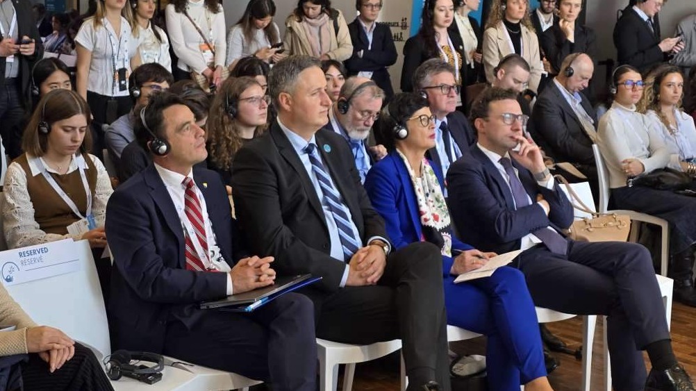 Bećirović na panelu Pariškog mirovnog foruma – Posebna pažnja posvećena budućnost BiH i ulozi mladih