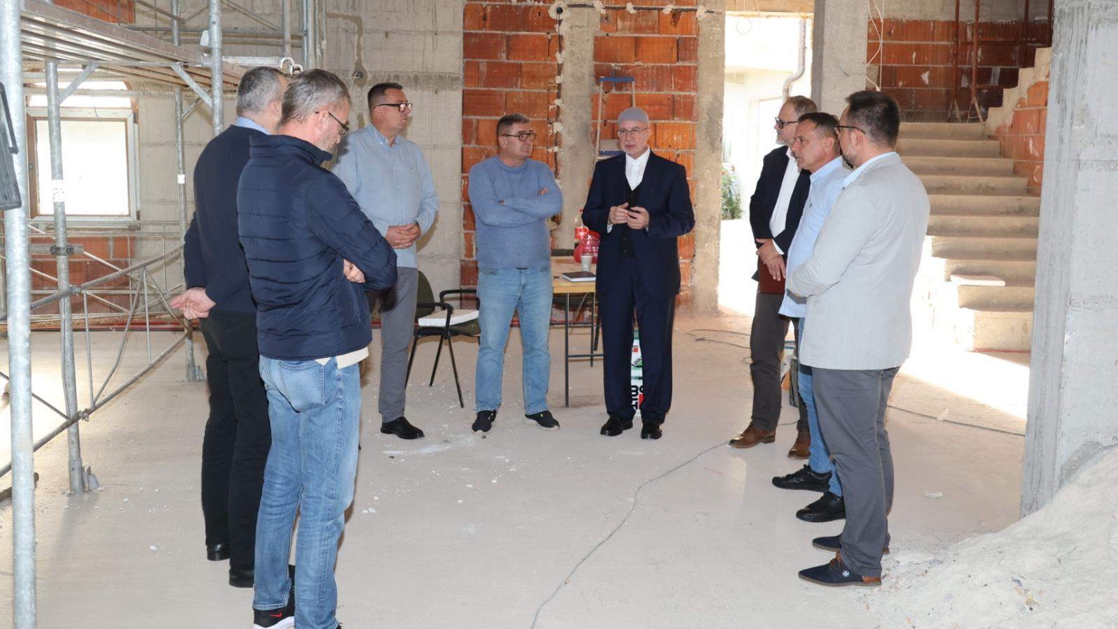 Zvornik: Muftija Fazlović obišao gradilište džamije u Glumini