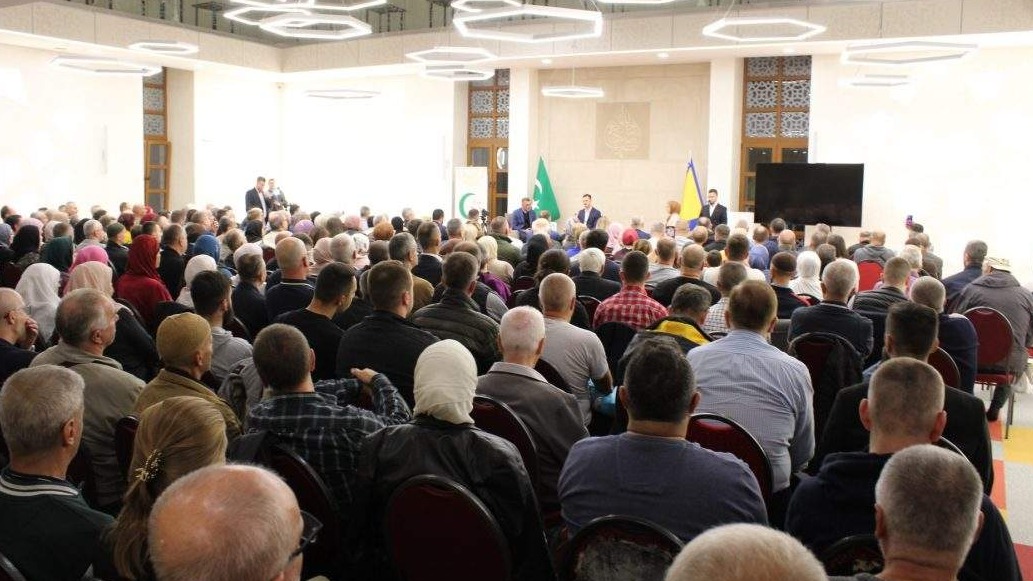 Medžlis Zenica: Prva tribina "Otvoreni razgovori" s Izet-ef. Čamdžićem i Kenanom Efendićem