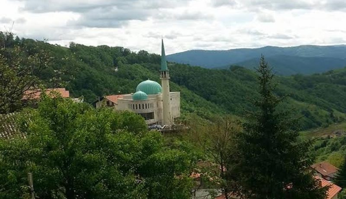 Proklanjana džamija u mjestu Orčevići kod Žepča