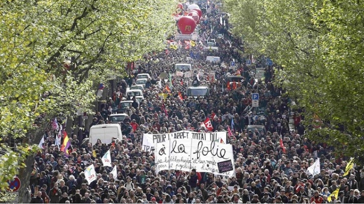 Haos u Francuskoj, milion ljudi na ulicama protestuje